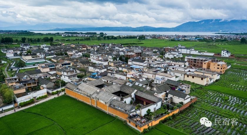 这个歪果仁倾其所有到大理开民宿，竟然成为中国小型度假酒店NO.1