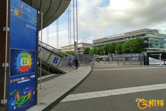 世界冠军对决！nubiaZ11实拍法兰西球场