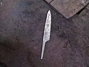 厨刀入门指南：为什么不能拿高级厨刀拍蒜？