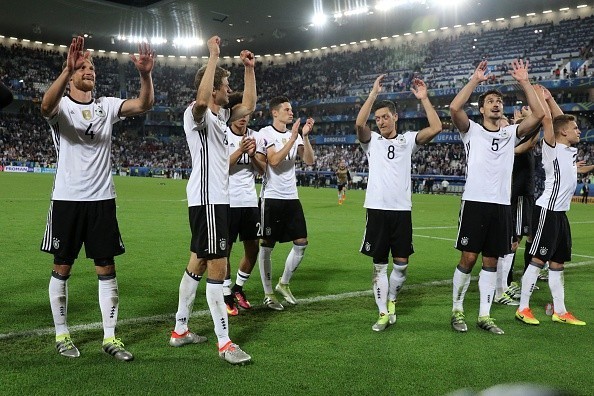 葡萄牙对战法国队c罗受伤下场,c罗带领葡萄牙输得最惨的一次