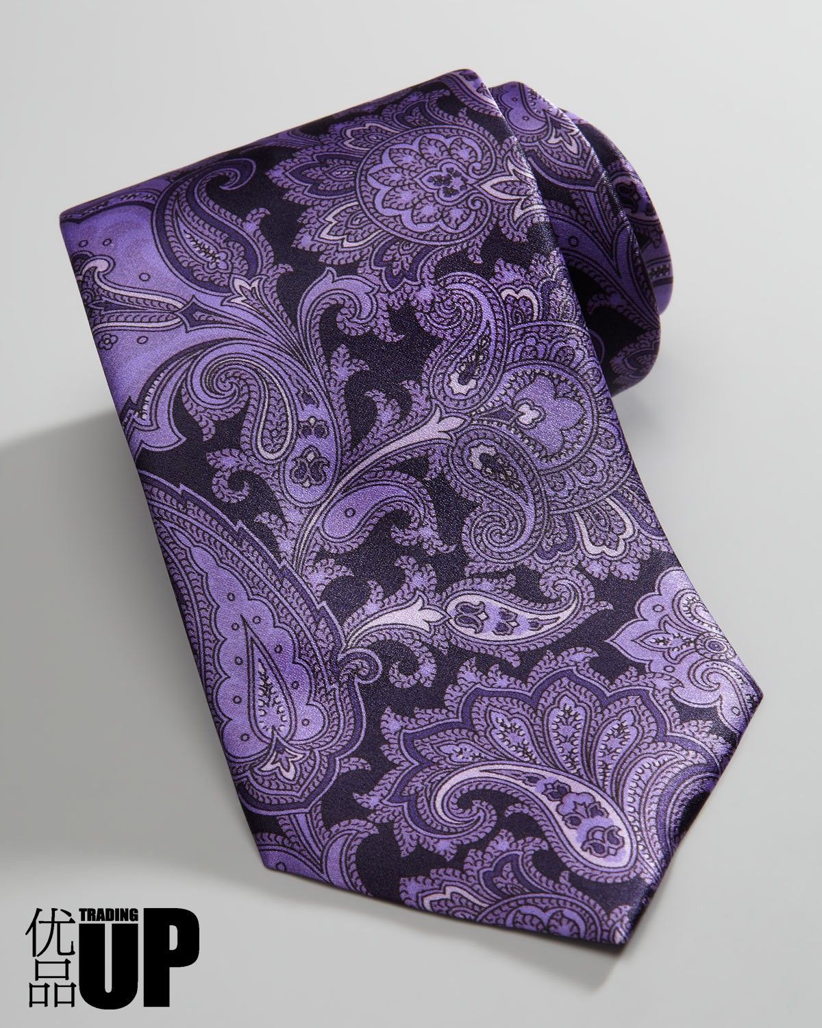 是时候该羡慕一下男士风尚传统了,毕竟绅士们连领带都可以定制