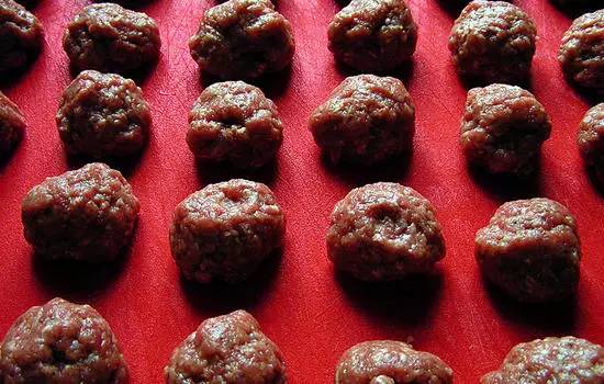 耐力跑运动员每天摄入多少蛋白质,耐力运动员需要力量训练吗