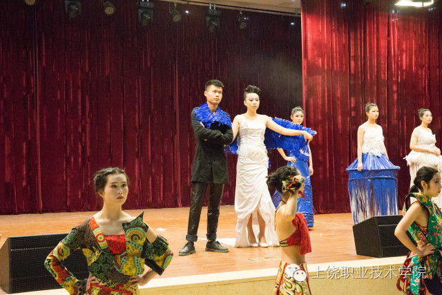 涓婇ザ鑱岄櫌鎷涜仒,涓婇ザ鑱岄櫌