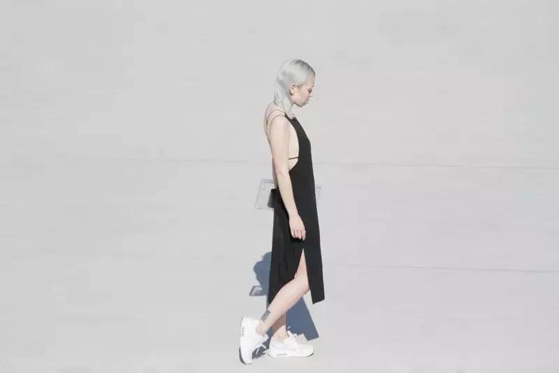 为什么我们穿很多衣服都不奇怪,为什么我们天天都要穿红色的衣服