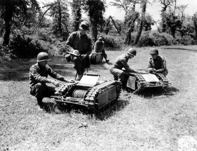 「军事|07.13」矮小的巨人!“哥利亚”遥控*破爆**车