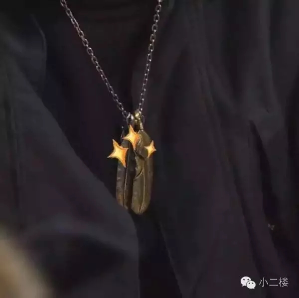 明星身上带的银饰品都是他做的—GOROS丨高桥吾郎