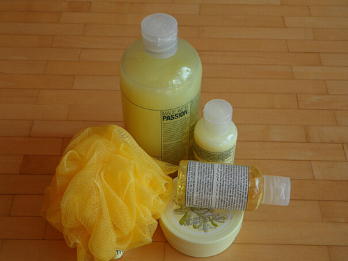 沐浴露会导致乳腺癌吗,长期用洗面奶会得乳腺癌吗