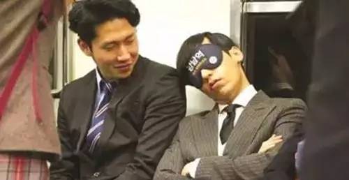 你觉得坐地铁坐过站的原因是什么？