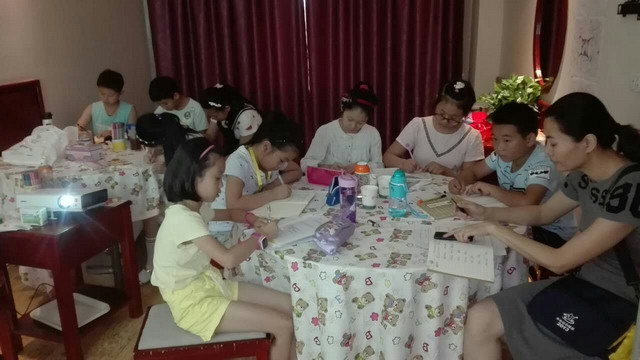 三年级家长眼中的孩子,三位家长的表现有何不同