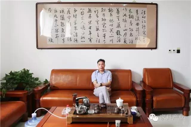 这个小镇的产业发生翻天覆地的变化竟是因为他们？