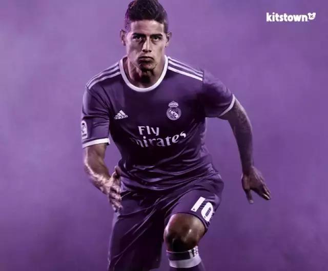 皇马新赛季紫色球衣,皇马球员与巴萨球员换球衣