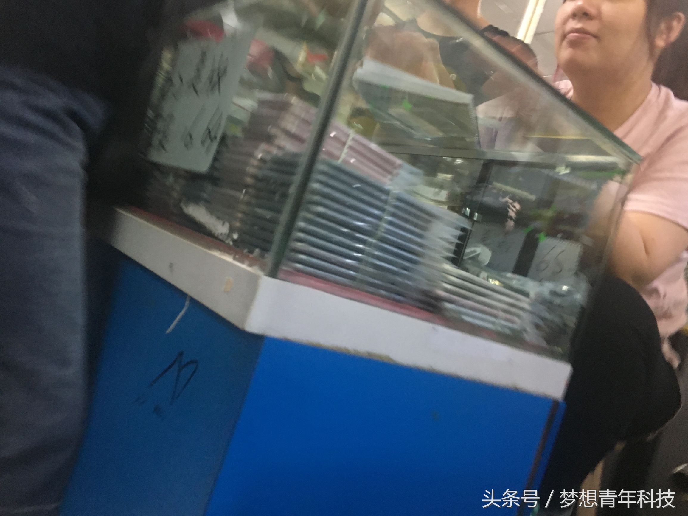 华强北手机微商,微商占据半壁江山