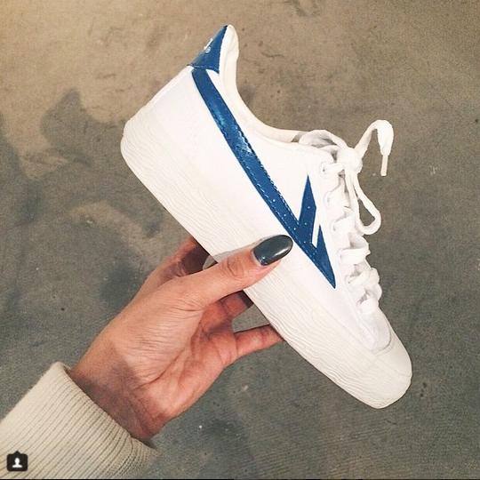 回力鞋70年代最经典的红白色,回力最火的五款老爹鞋渐变色