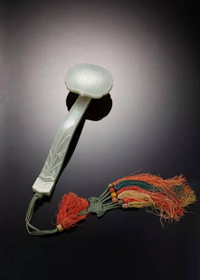 挠痒痒的，叫价千万元？竟然还有人买了