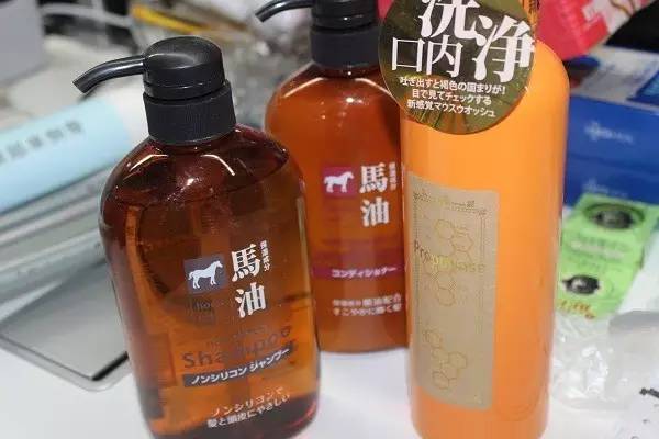 80后小伙白手起家慢慢的学会坚强,80后小哥在北漂打瓦工