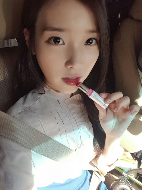 你会因为爱豆而喜欢上一只口红吗？