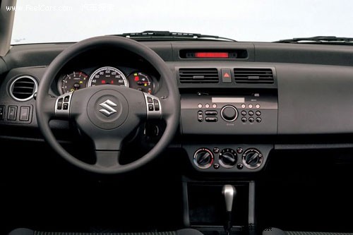 巅峰极速铃木雨燕,铃木小巧玲珑雨燕