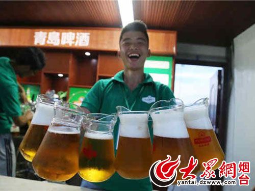 烟台人一天“哈”100吨散啤天气越热喝得越多