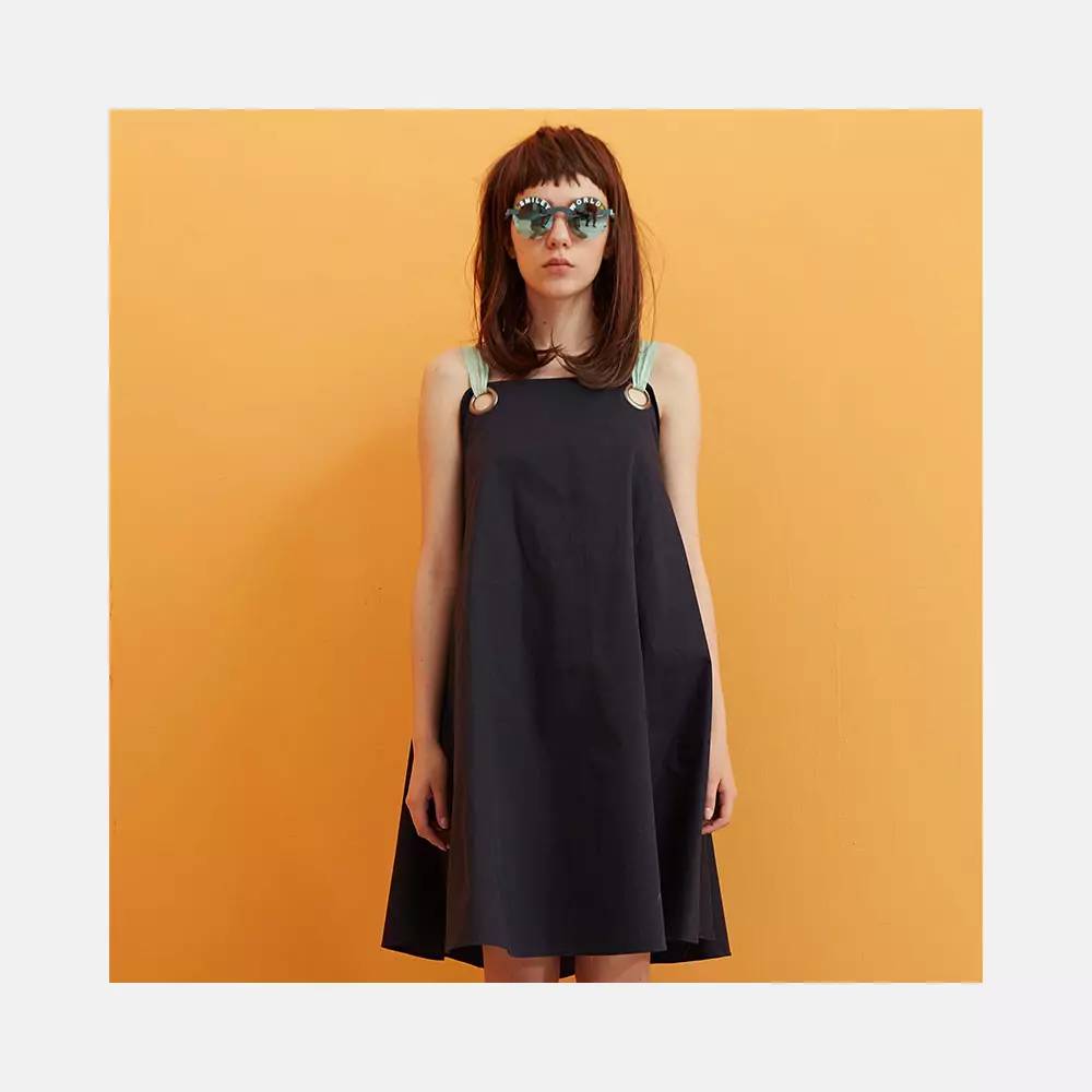 今年夏天的目标是做个帅气的踏浪少女！