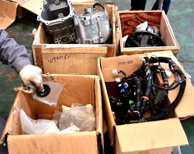 驭胜两驱和四驱哪个好,驭胜两驱改四驱还是加锁好