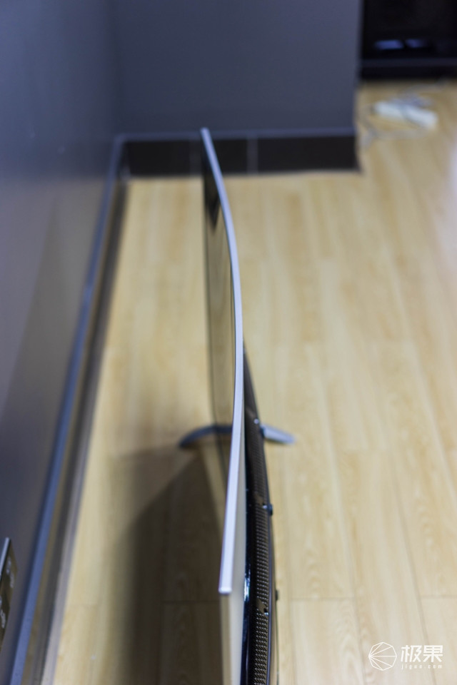 乐视超4x55curved用的什么屏幕,乐视超4x55curved曲面屏