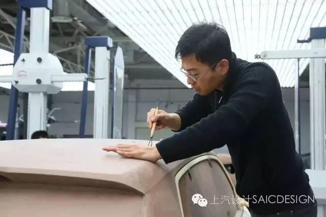 荣威2016rx5互联网自动版,荣威全新rx5模型