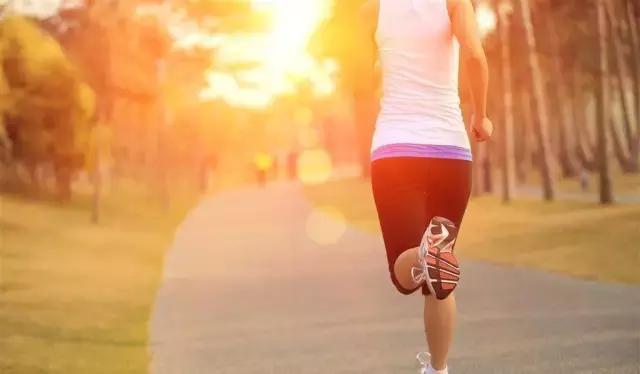 淋巴癌，半年后康复出院，战胜病魔，我们究竟需要几张牌？