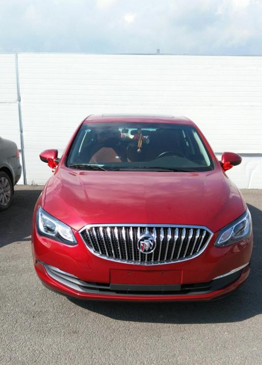 空间足够乘坐舒适,空间宽裕动力足够家用