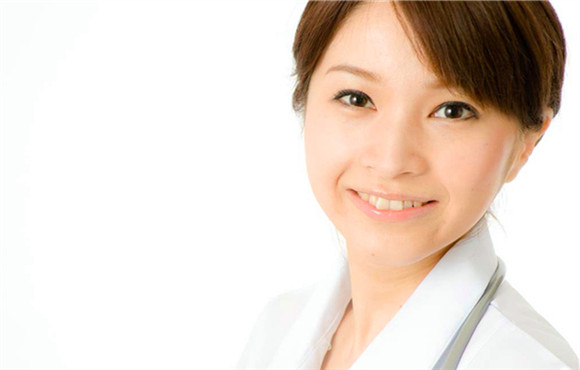 酒糟鼻盯上爱美女孩，5种食疗解决困扰