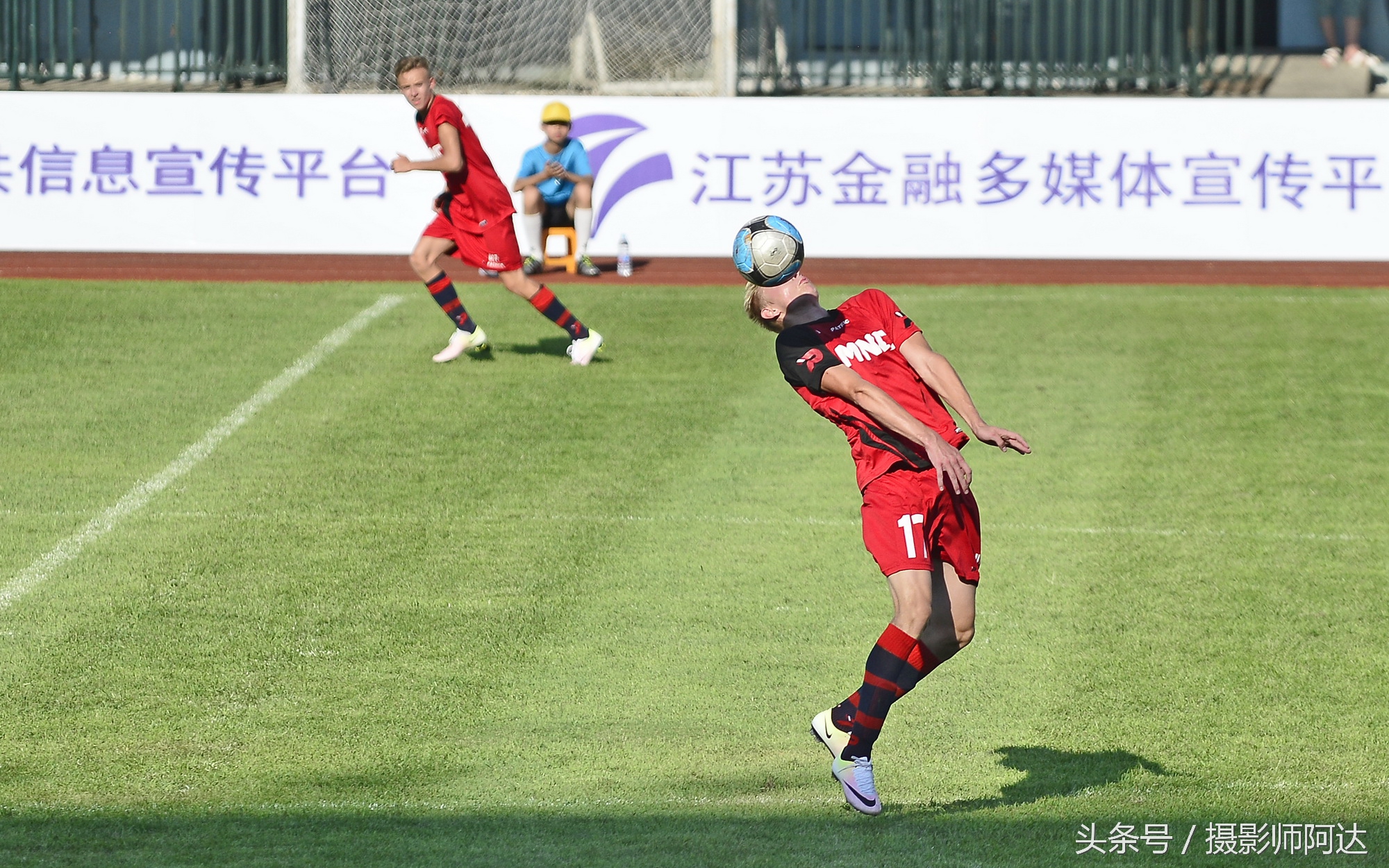 “一带一路”国际青少年足球赛在锡举行外国小帅哥很养眼