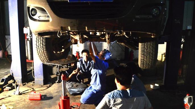 驭胜两驱和四驱哪个好,驭胜两驱改四驱还是加锁好