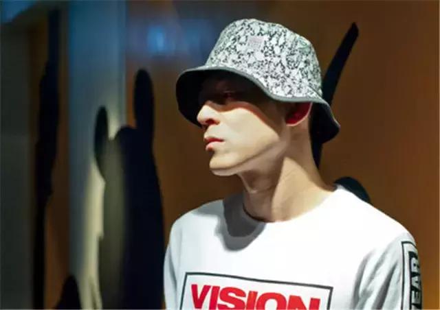 冠希哥虽然撕了女神，但我还是迷恋他