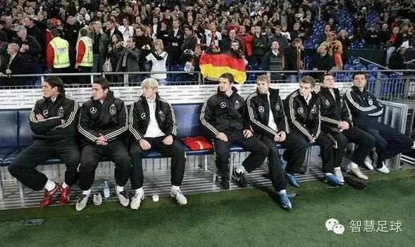 足球告别赛感动瞬间,足球十大催泪感动瞬间
