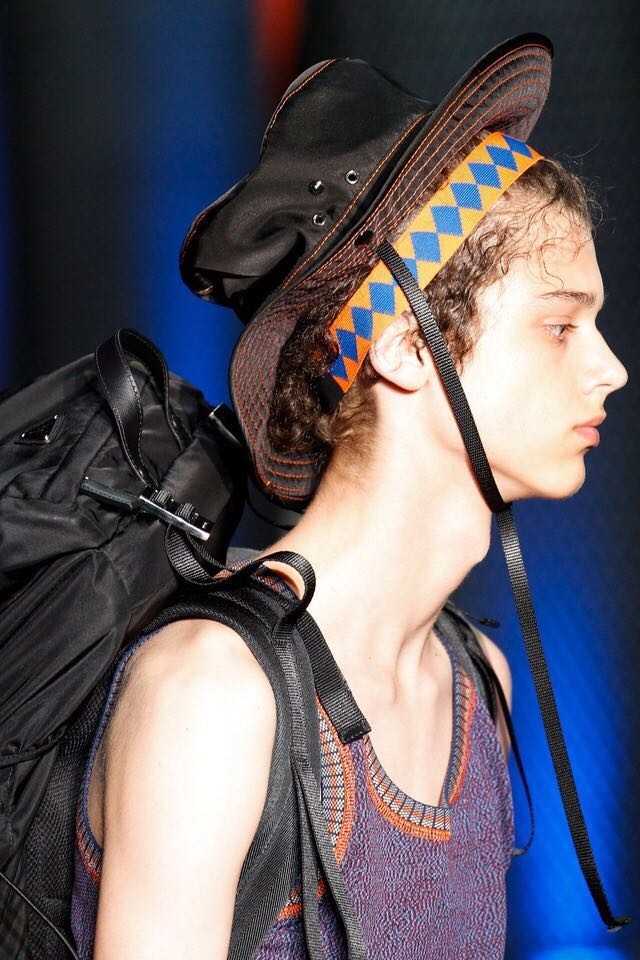 教你妆｜看看男装周男模们的脸，你还好意思不护肤？送茱莉蔻～