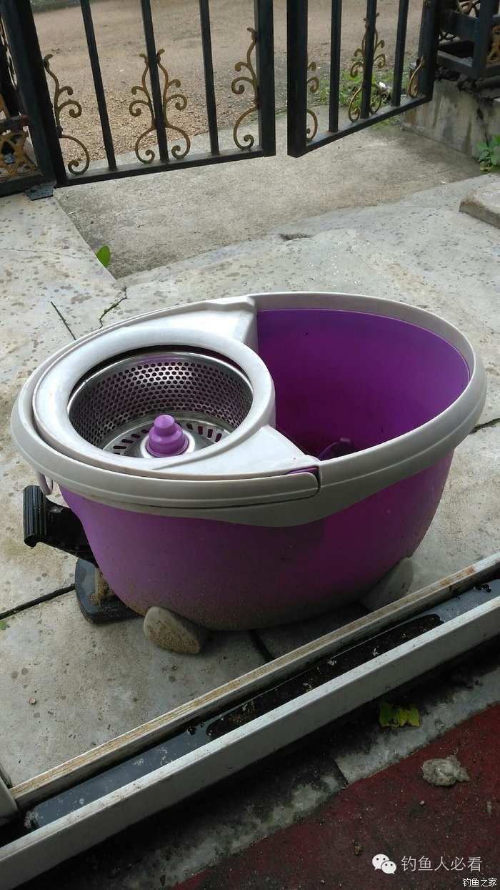 拖把桶改装钓箱,拖把桶改钓箱