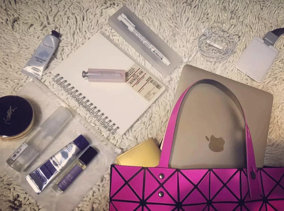 粉丝寄来的包,粉丝寄来了一箱包包