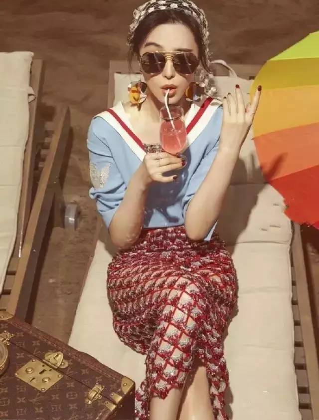 明星撞衫成街衣！品牌公关还不引咎辞职？