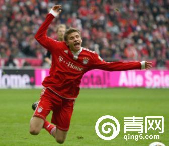 足球gif经典配合,gif足球射门