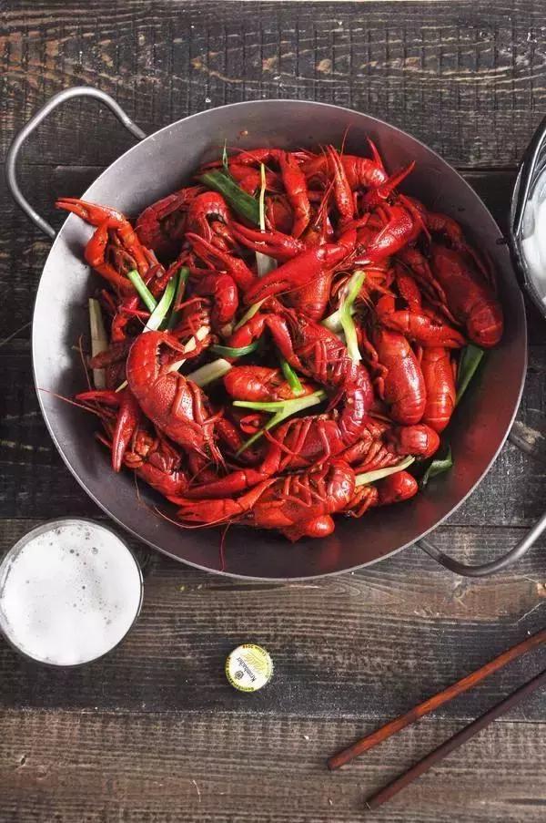 赵丽颖小龙虾夹肉,赵丽颖采访心心念念小龙虾