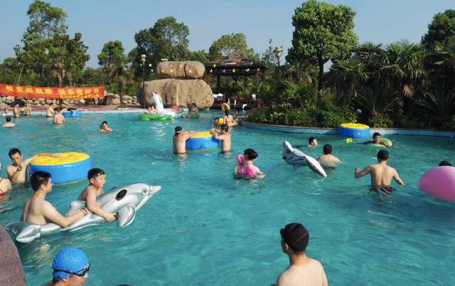 热了吧，来雪浪湖浪一夏吧！上海雪浪湖泼水节等你来嗨！