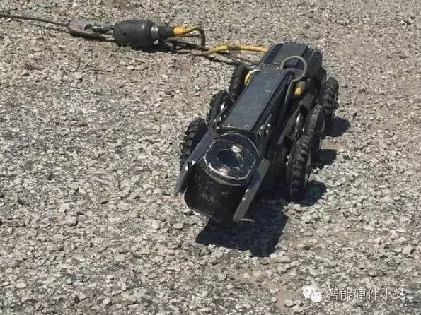 小站日报:特斯拉推“微型巴士”;机器人“入侵”下水道