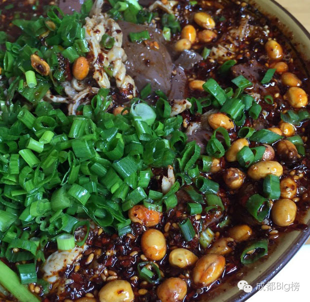 这个挨着成都建设巷的新新社区，看起来好像很好吃。