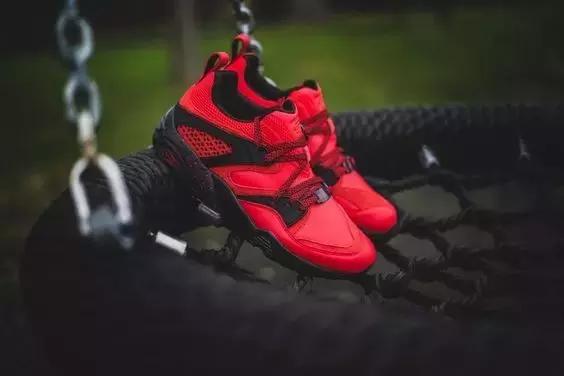 球鞋/最爱脚下那抹红，今夏潮人都得踩个它