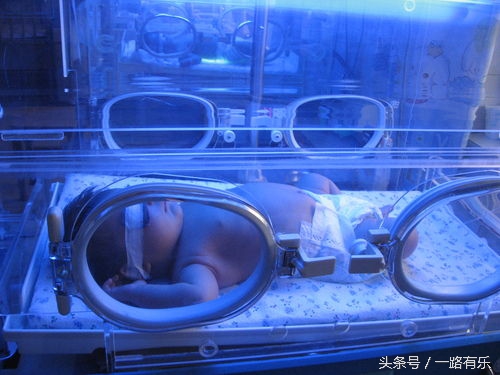 新生儿生理异常卡通图,新手妈妈必须知道的表现