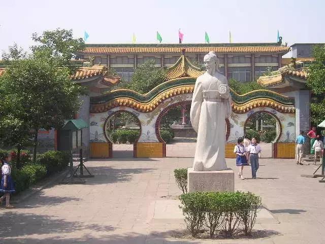 介休三贤大道是哪三贤,介休三贤故里的三贤雕塑