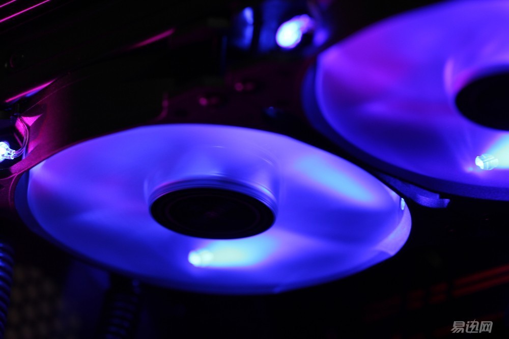 追风者515机箱可以装大主板吗,华擎b150装nvme