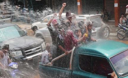 热了吧，来雪浪湖浪一夏吧！上海雪浪湖泼水节等你来嗨！
