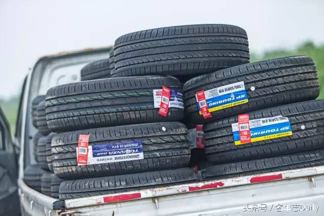 如何挑选一款适合自己的轮胎,夏季轮胎和四季轮胎