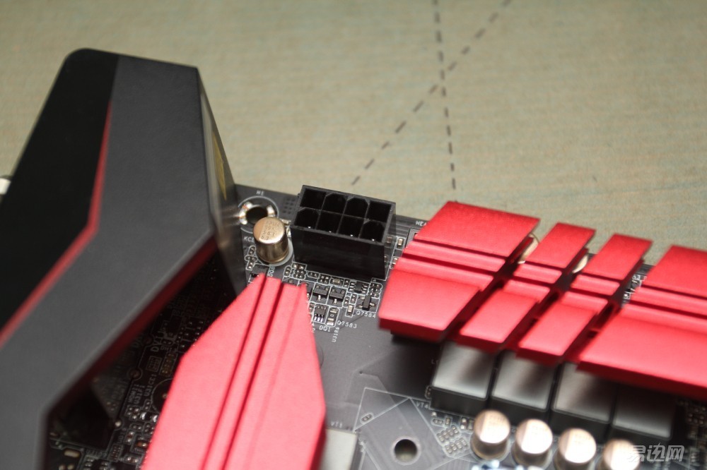 追风者515机箱可以装大主板吗,华擎b150装nvme