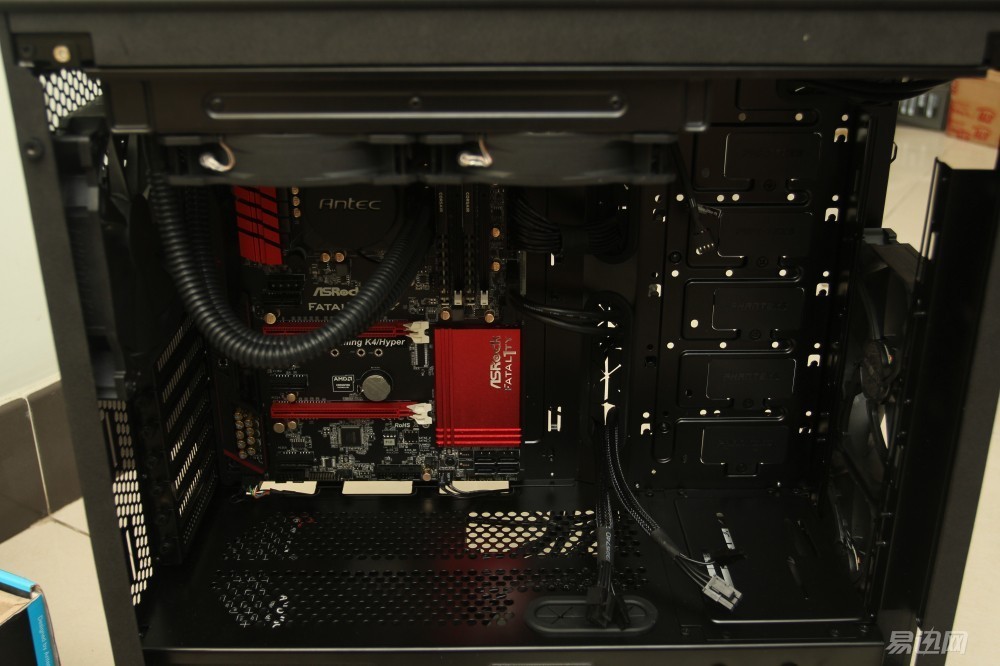 追风者515机箱可以装大主板吗,华擎b150装nvme